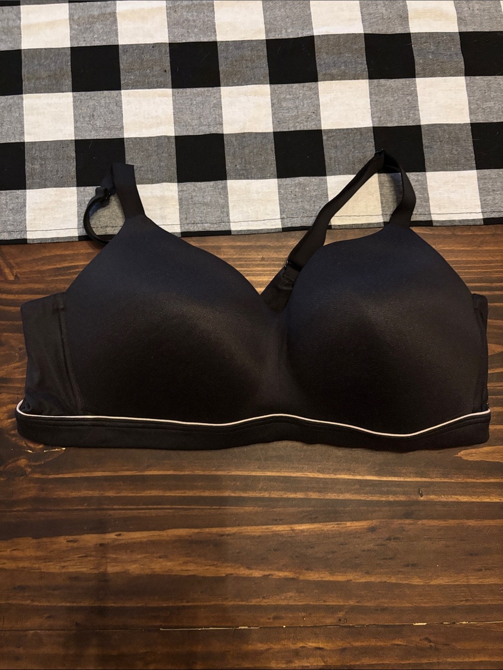 Cacique lightly lined lounge bra 44D